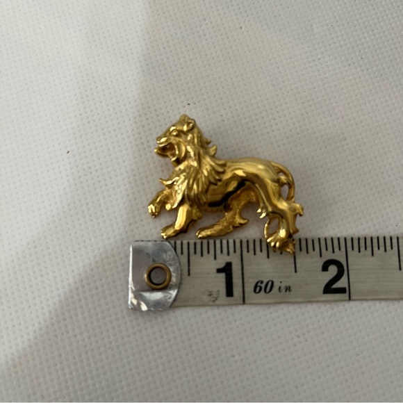 Vintage Da Vinci Gold Tone Lion Brooch - Picture 4 of 5